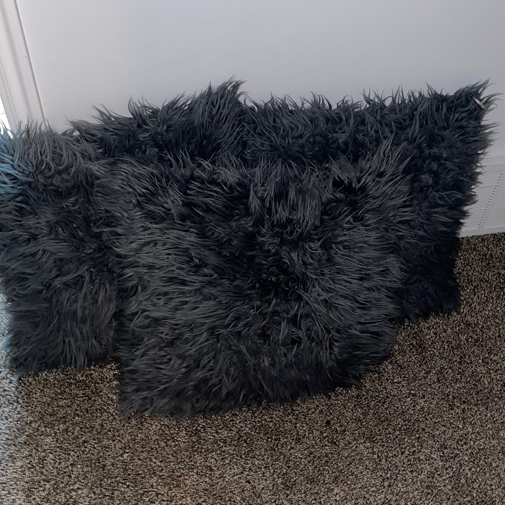 Set of 3 pillows!
